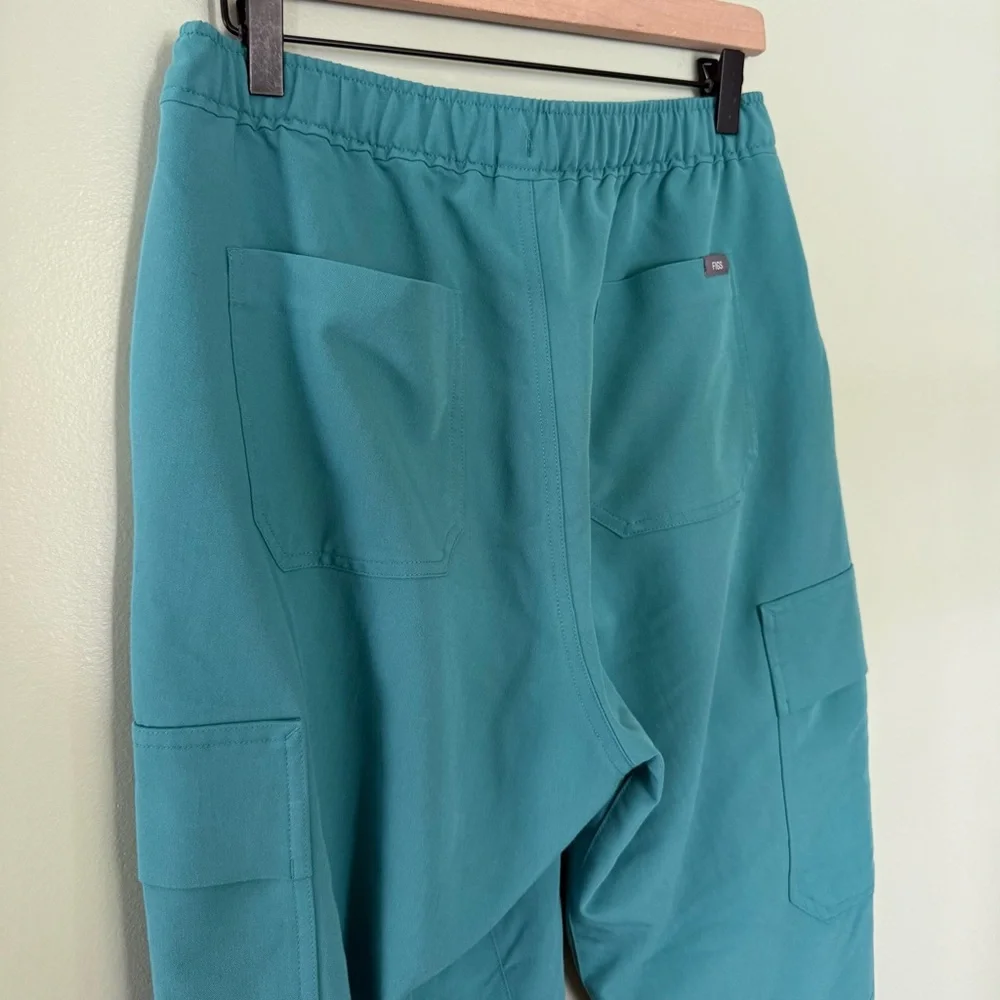Figs Men’s Tansen Jogger‎ Scrub Pants Teal Light Blue Medical Nurse Size Small